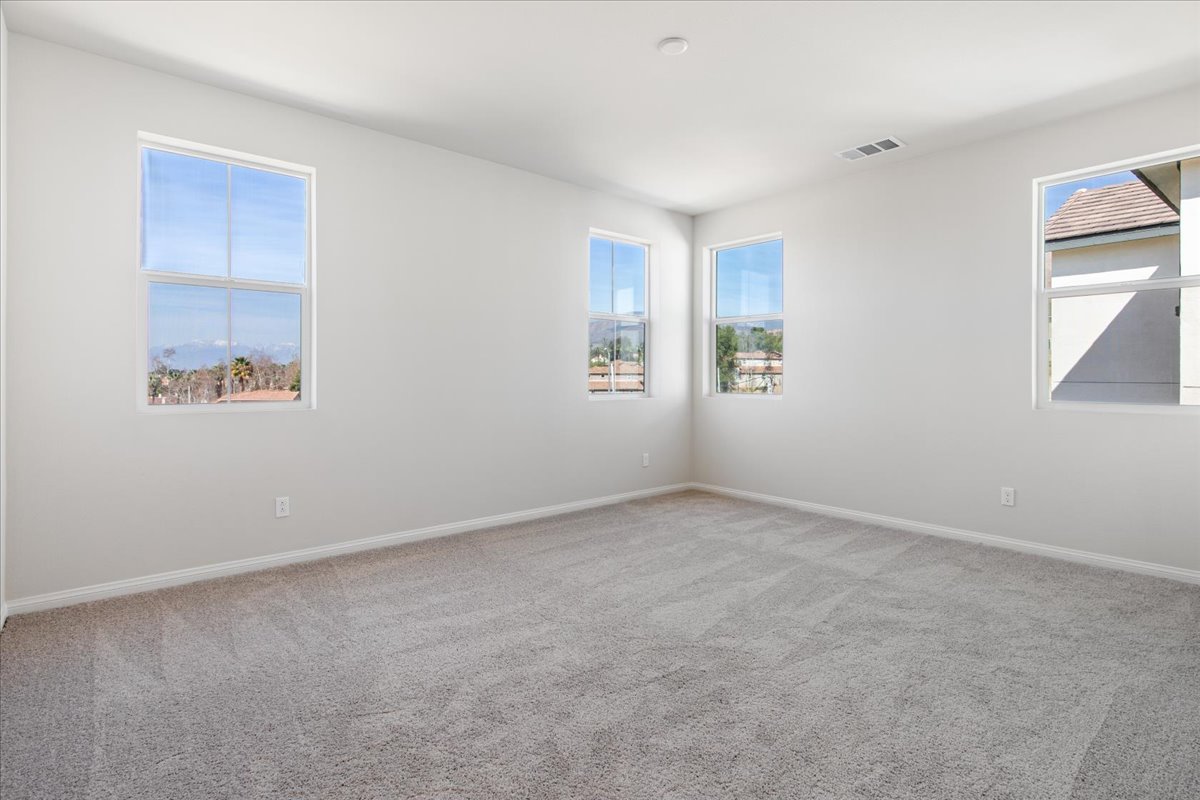 A room with windows.