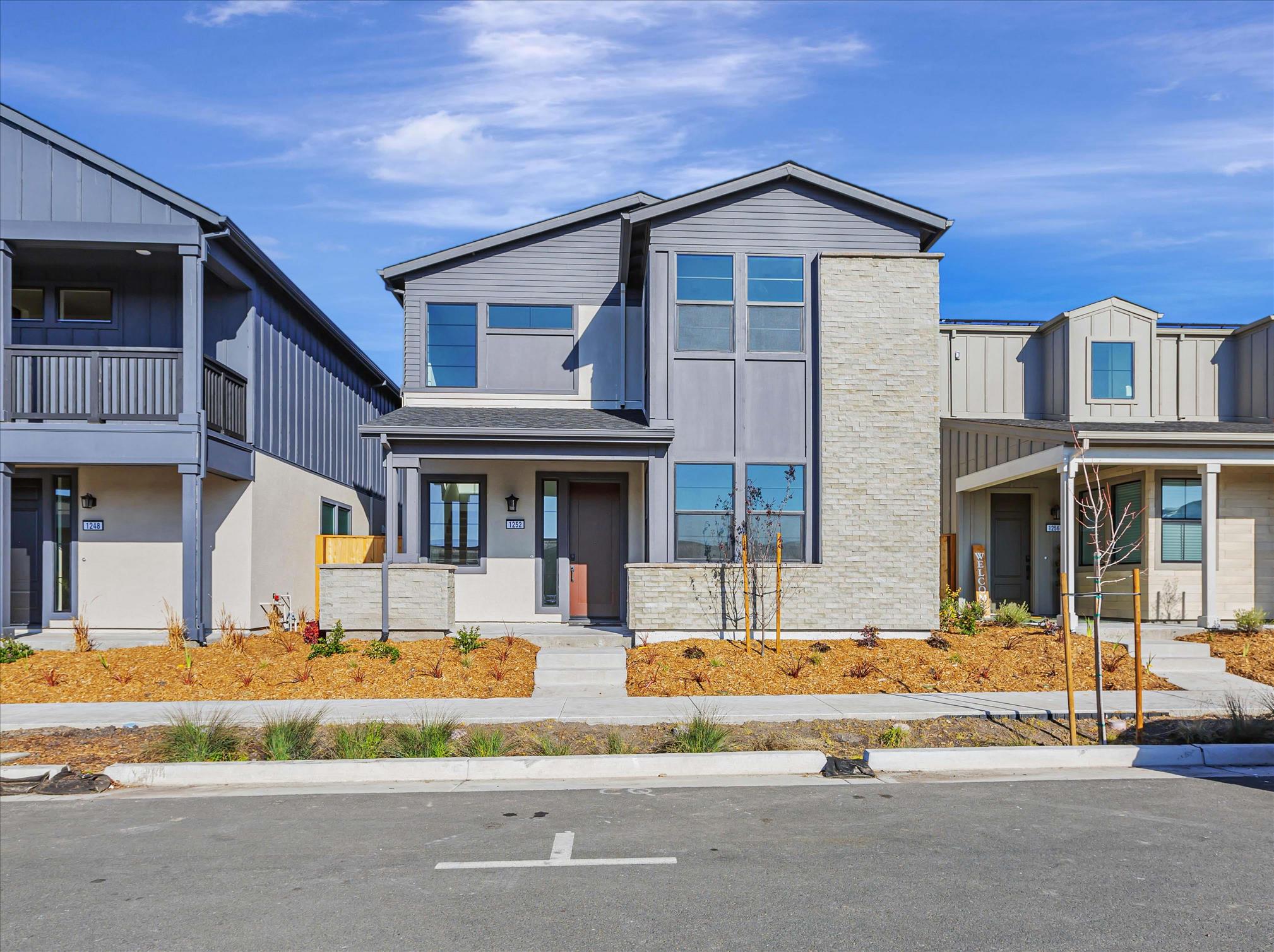 0030 1252 Waldorf Lane